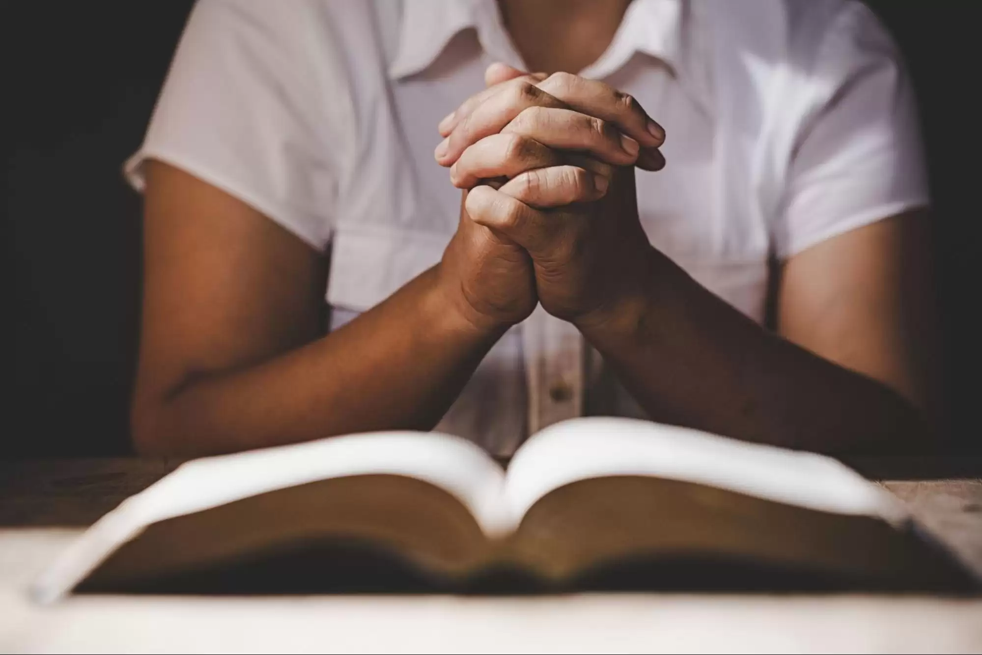 “Morning vs Evening Devotions: Which Is Better?